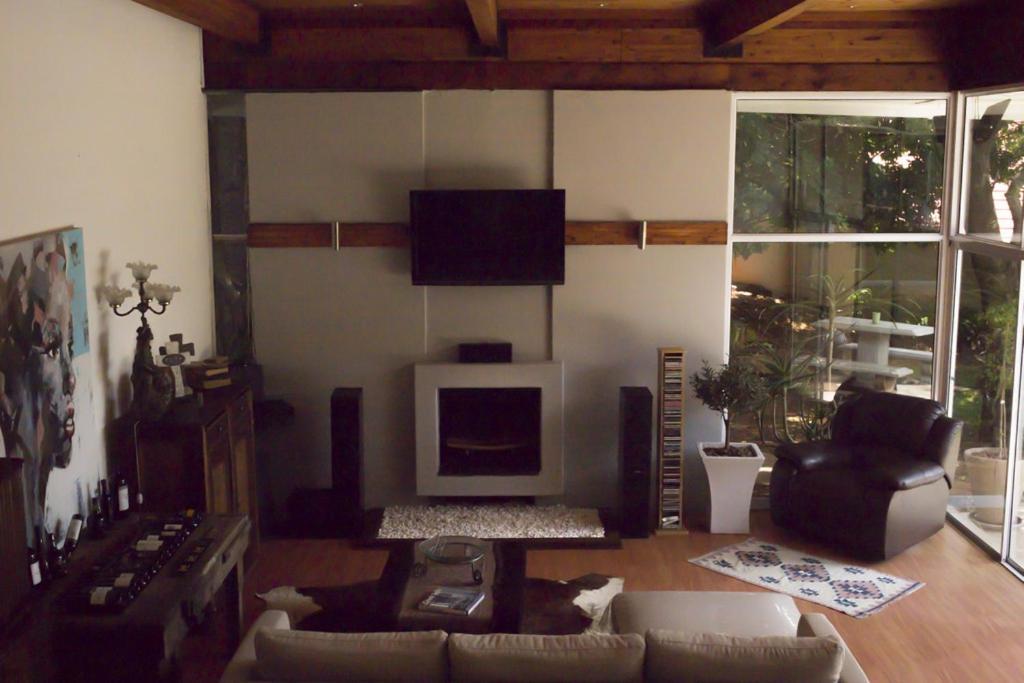 Luxury Upmarket Guesthouse 20 On 4Th Rustenburg Esterno foto