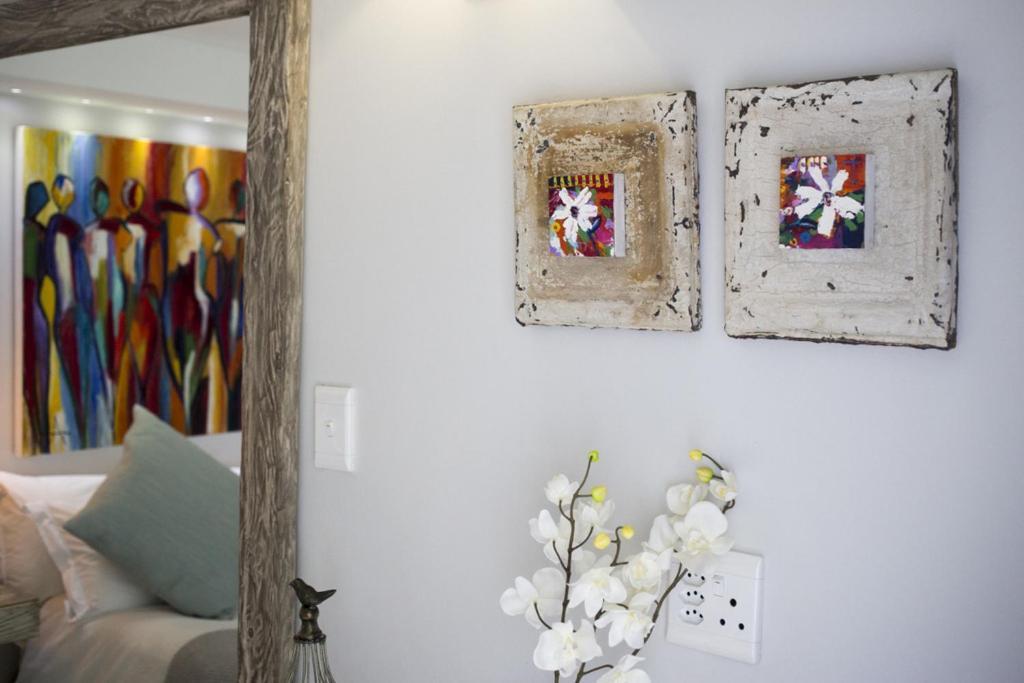 Luxury Upmarket Guesthouse 20 On 4Th Rustenburg Esterno foto