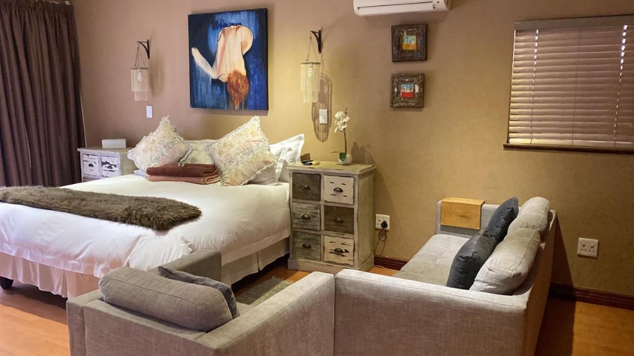 Luxury Upmarket Guesthouse 20 On 4Th Rustenburg Esterno foto