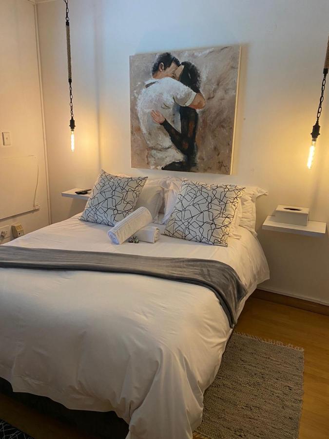 Luxury Upmarket Guesthouse 20 On 4Th Rustenburg Esterno foto