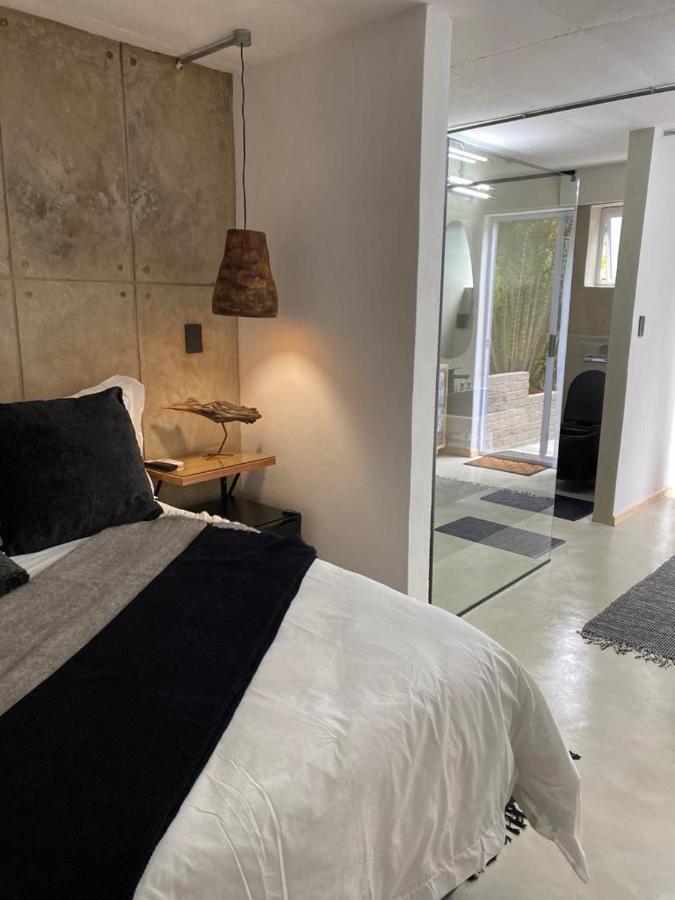 Luxury Upmarket Guesthouse 20 On 4Th Rustenburg Esterno foto