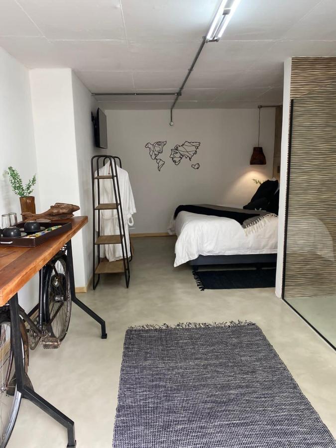 Luxury Upmarket Guesthouse 20 On 4Th Rustenburg Esterno foto