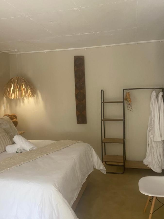 Luxury Upmarket Guesthouse 20 On 4Th Rustenburg Esterno foto