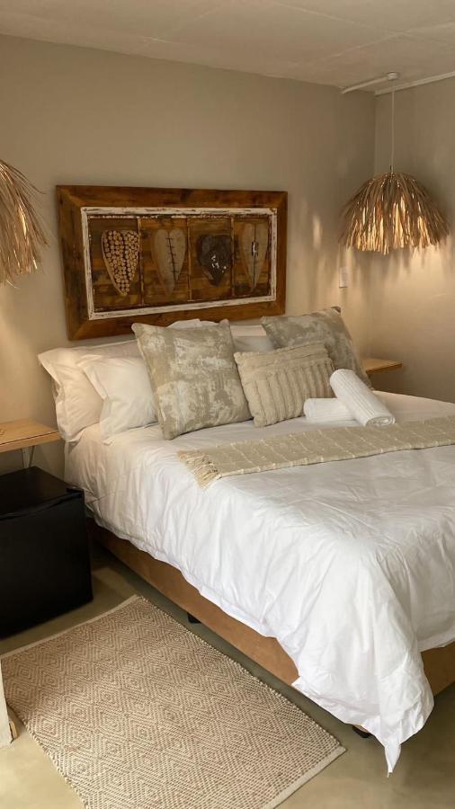 Luxury Upmarket Guesthouse 20 On 4Th Rustenburg Esterno foto