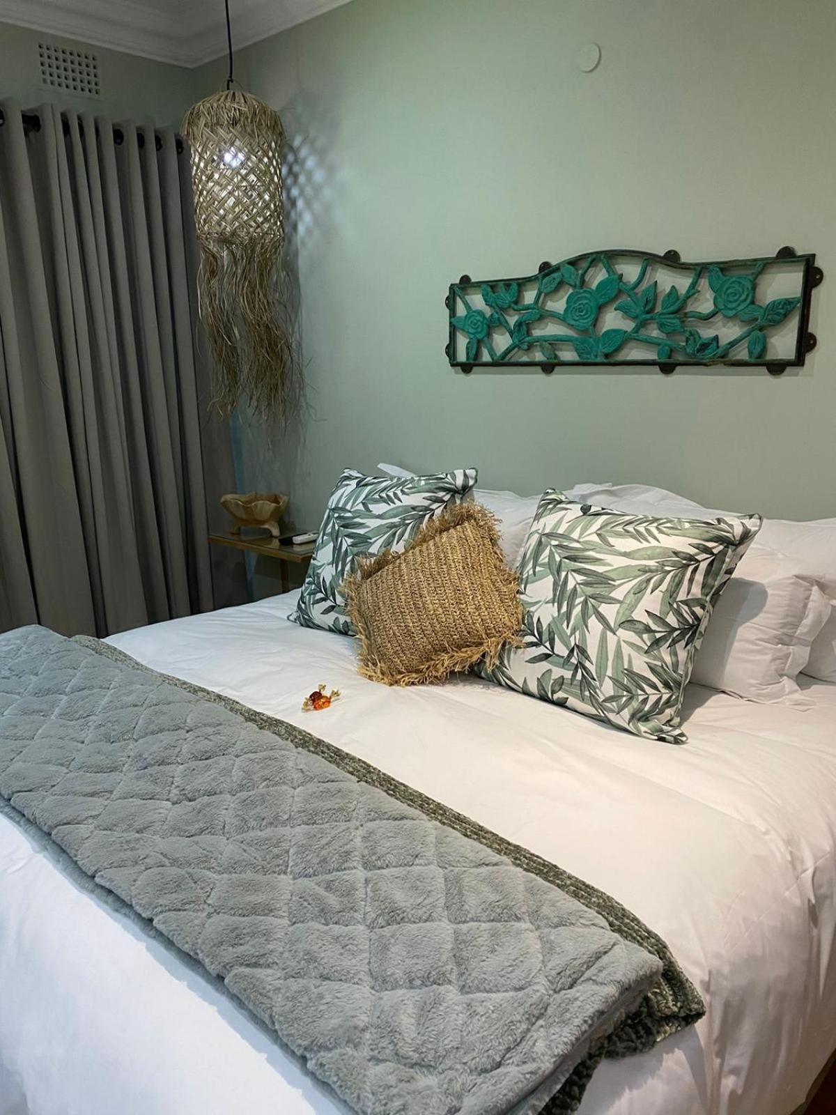 Luxury Upmarket Guesthouse 20 On 4Th Rustenburg Esterno foto
