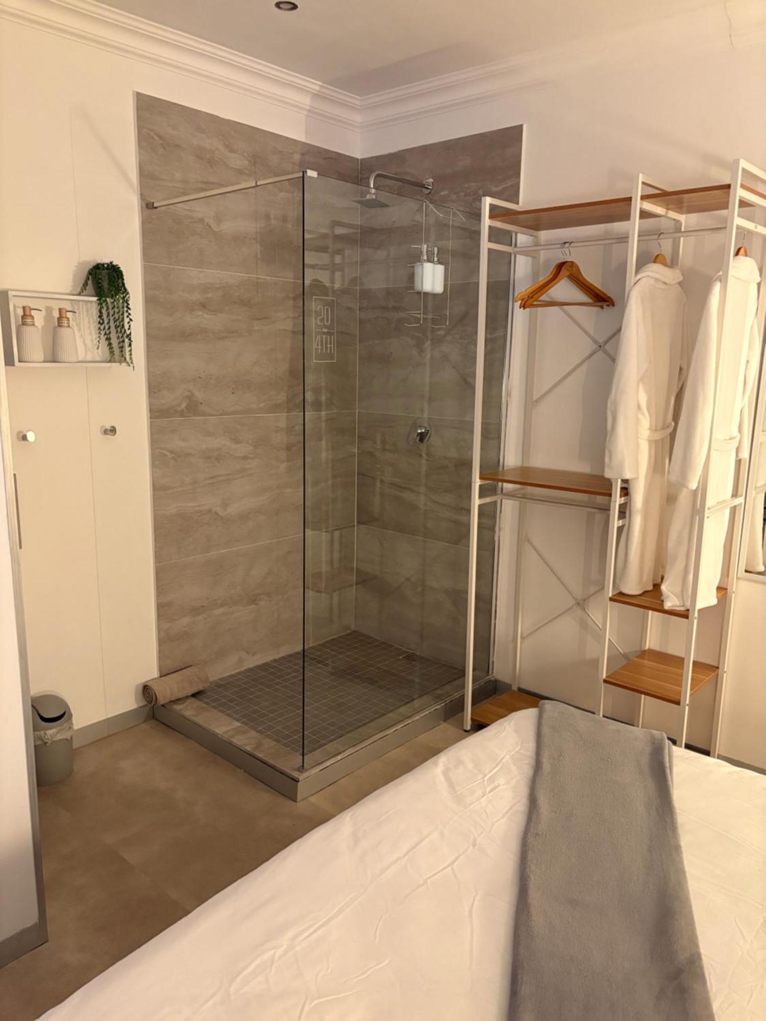 Luxury Upmarket Guesthouse 20 On 4Th Rustenburg Esterno foto