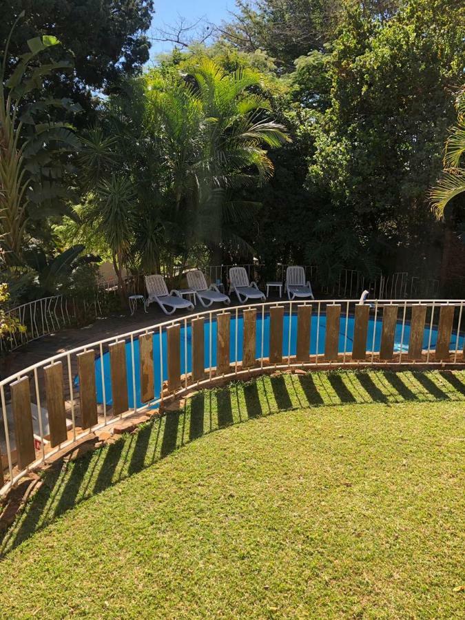 Luxury Upmarket Guesthouse 20 On 4Th Rustenburg Esterno foto